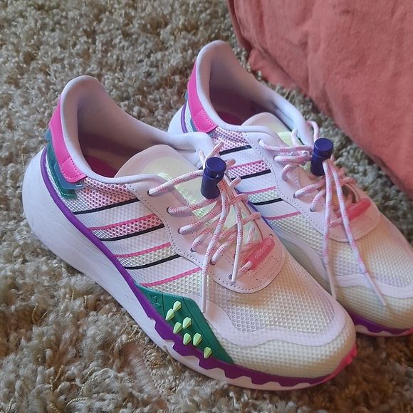 Adidas - Picture 2 of 3